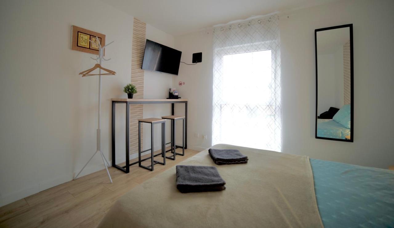 B&B Chez L'Habitant Chambre Privative Sur La Route Des Vins Tv Parking Box Velo Issenheim Dış mekan fotoğraf