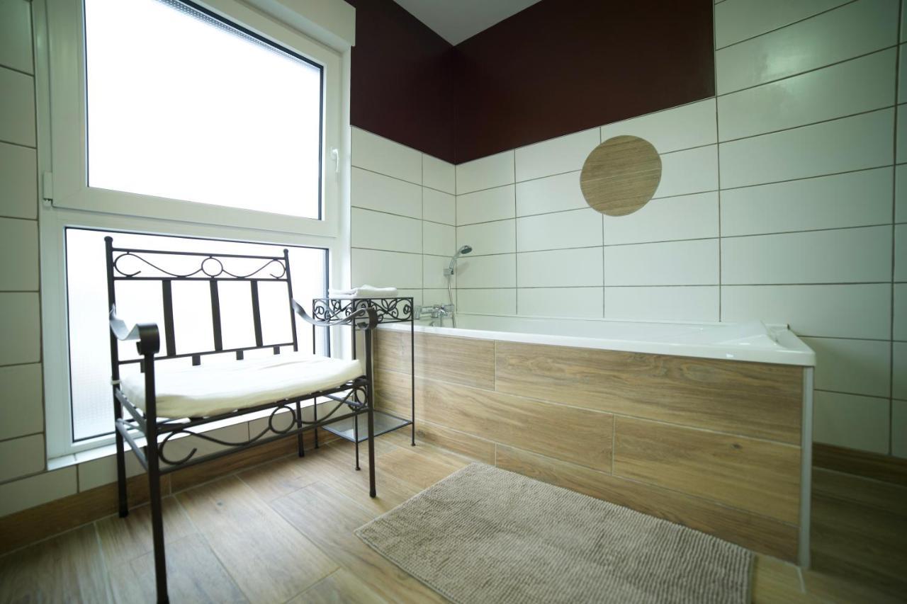 B&B Chez L'Habitant Chambre Privative Sur La Route Des Vins Tv Parking Box Velo Issenheim Dış mekan fotoğraf