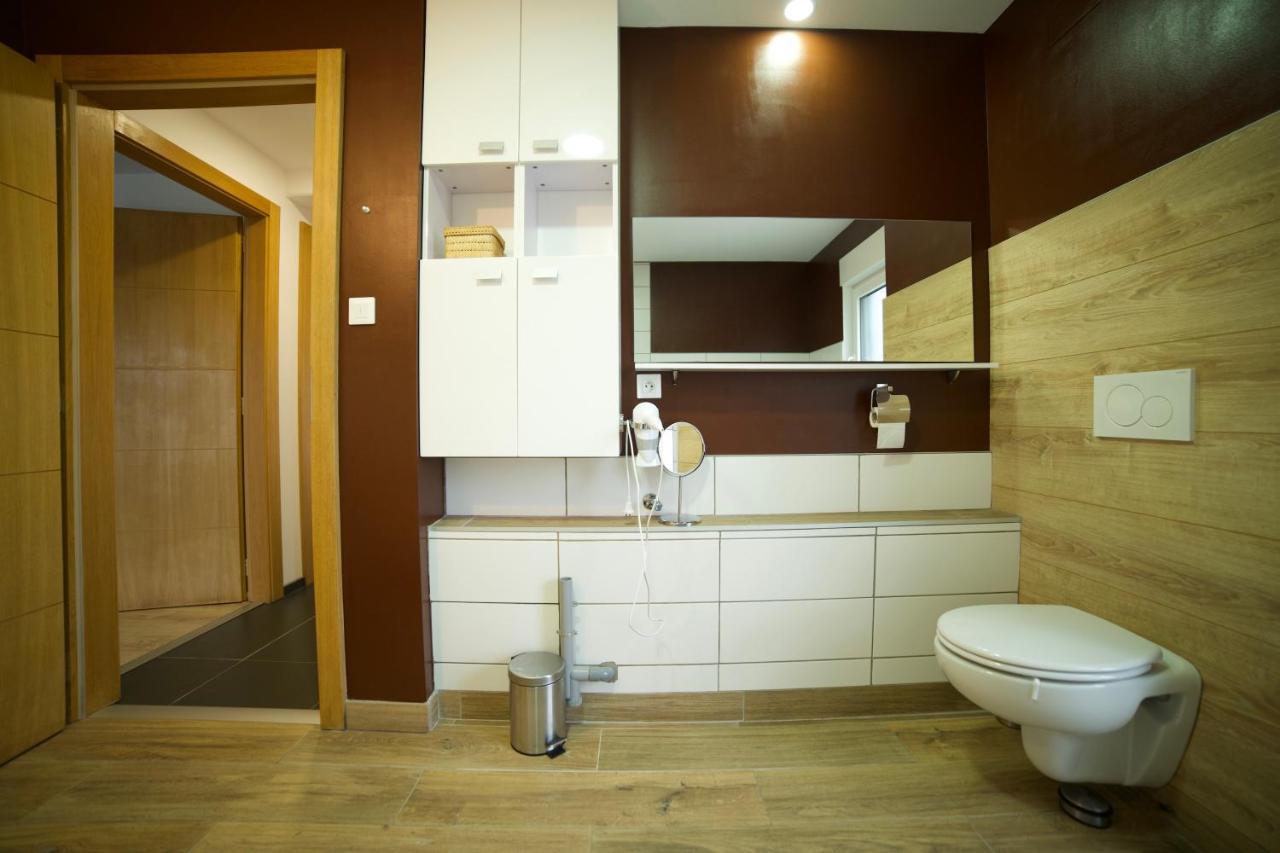 B&B Chez L'Habitant Chambre Privative Sur La Route Des Vins Tv Parking Box Velo Issenheim Dış mekan fotoğraf